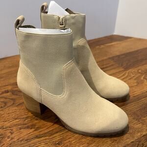 Violet and Red Women's Loaded Knit Cuff Faux Suede Bootie Beige, Size 6 (NWOT)